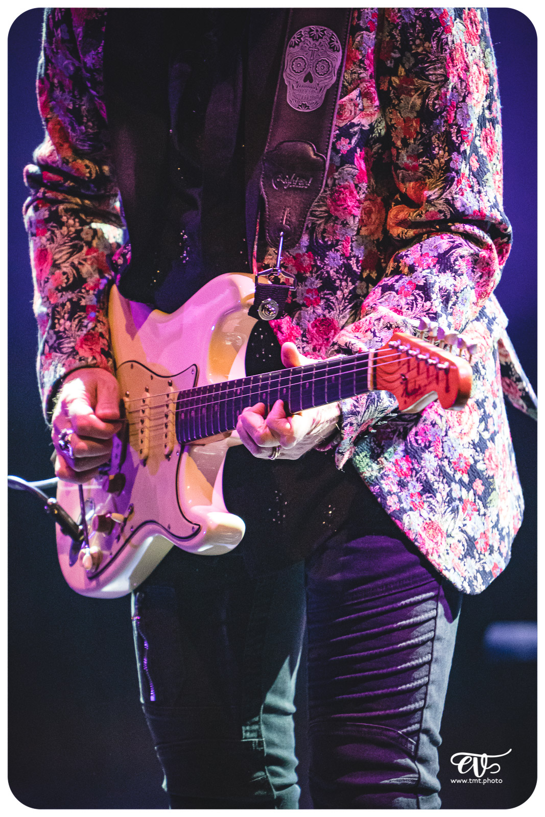 L'HISTOIRE DU ROCK EN 13 GUITARES